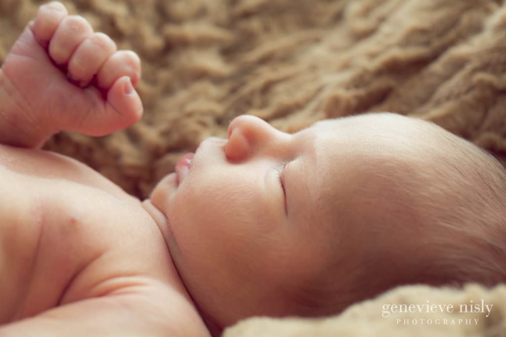 fynn-003-newborn-ohio-portrait-photographer-genevieve-nisly-photography