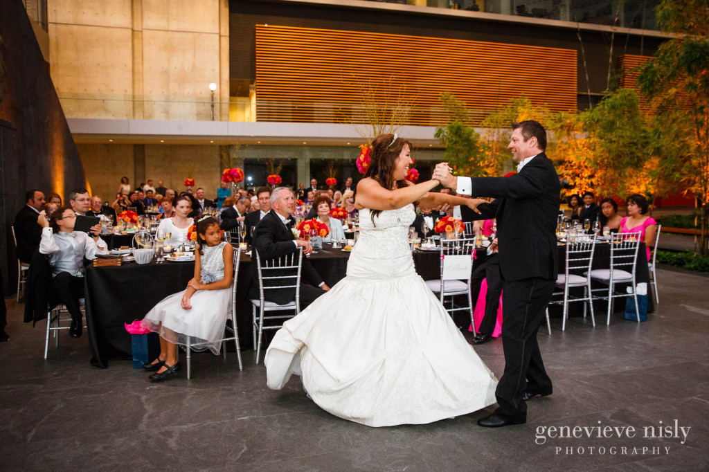  Cleveland, Cleveland Museum of Art, Copyright Genevieve Nisly Photography, Fall, Wedding