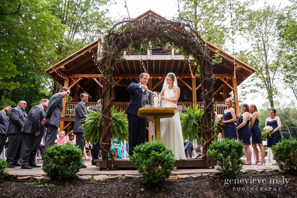 emily-cory-009-grand-barn-mohicans-wedding-photographer-genevieve-nisly-photography