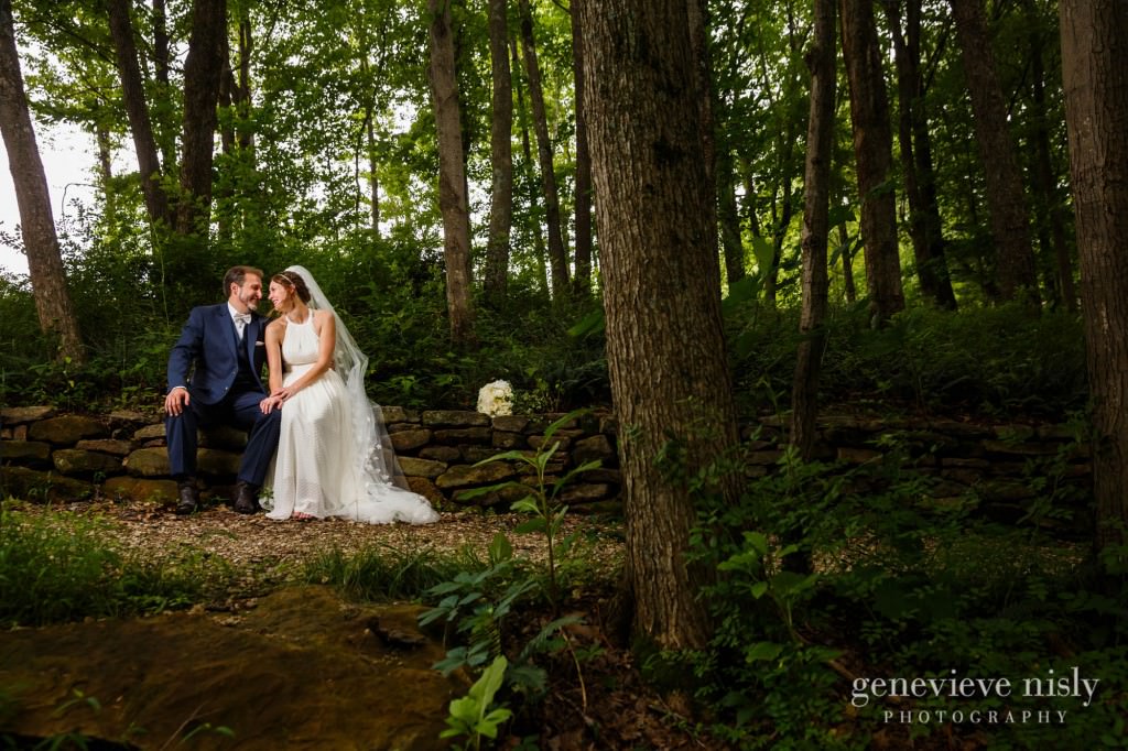 emily-cory-011-grand-barn-mohicans-wedding-photographer-genevieve-nisly-photography