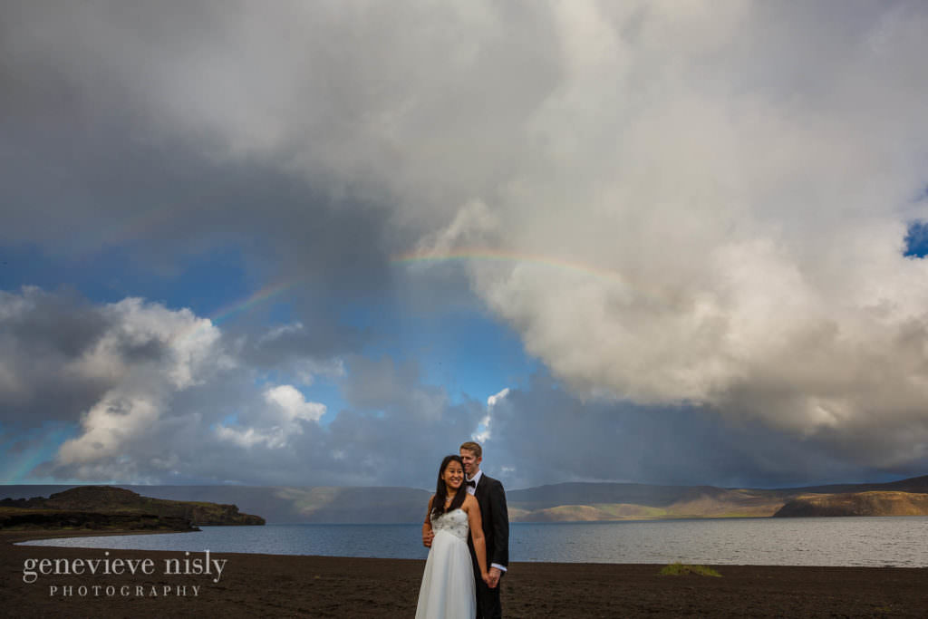 kathy-david-022-iceland-reykjanesfolkvangur-destination-wedding-photographer-genevieve-nisly-photography