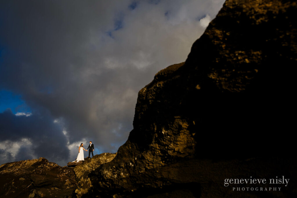 kathy-david-024-iceland-reykjanesfolkvangur-destination-wedding-photographer-genevieve-nisly-photography