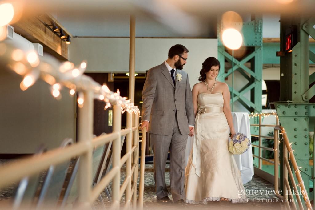 erin-dave-033-windows-on-the-river-cleveland-wedding-photographer-genevieve-nisly-photography