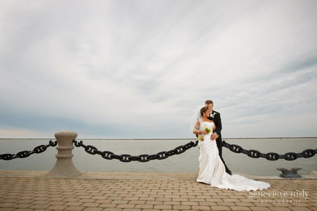 Cleveland, Copyright Genevieve Nisly Photography, Ohio, Spring, Voinovich Park, Wedding