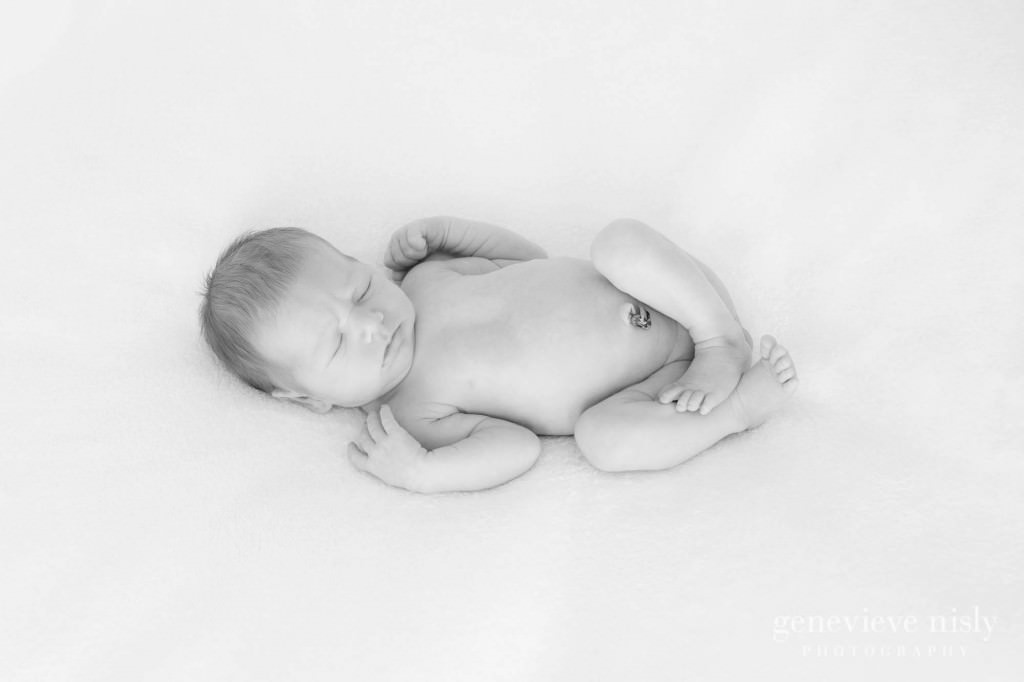 fynn-008-newborn-ohio-portrait-photographer-genevieve-nisly-photography