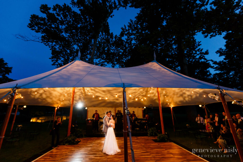 Chagrin Valley Hunt Club, Copyright Genevieve Nisly Photography, Gates Mills, Ohio, Summer, Wedding