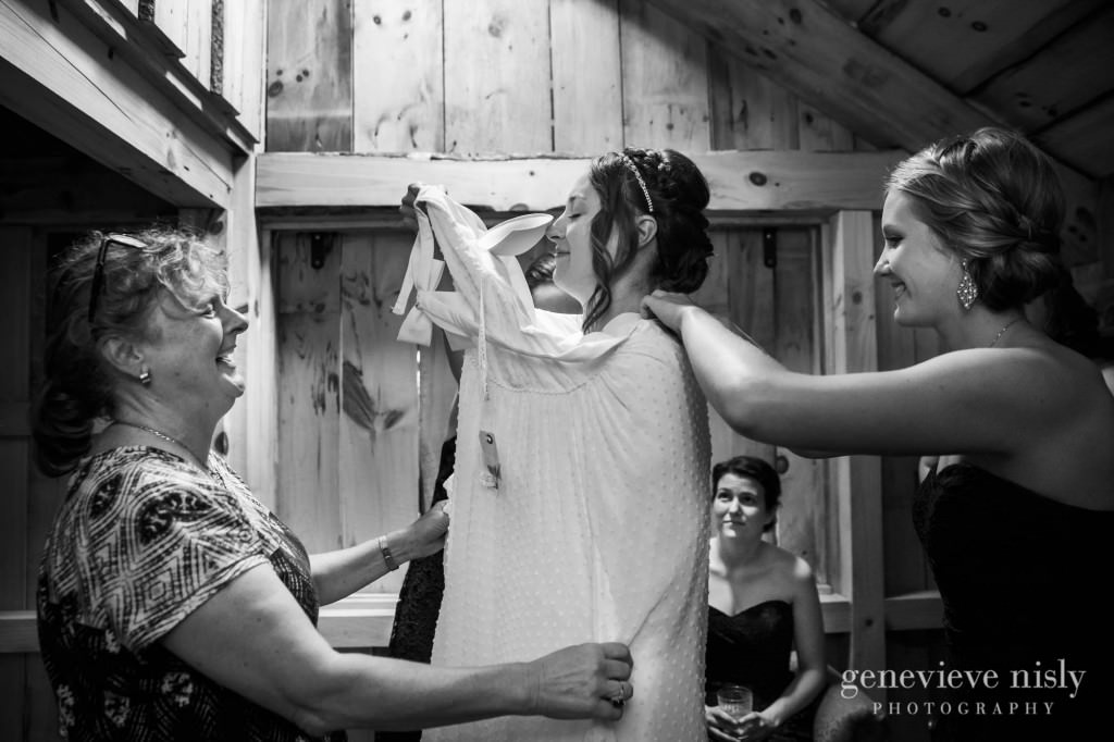emily-cory-002-grand-barn-mohicans-wedding-photographer-genevieve-nisly-photography