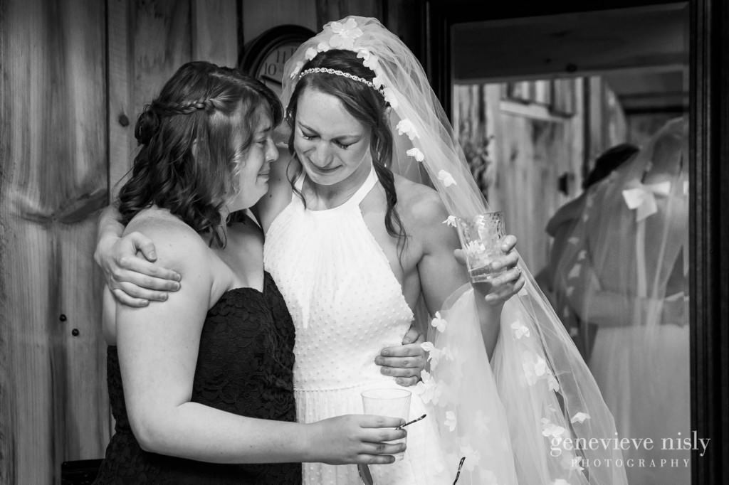 emily-cory-003-grand-barn-mohicans-wedding-photographer-genevieve-nisly-photography