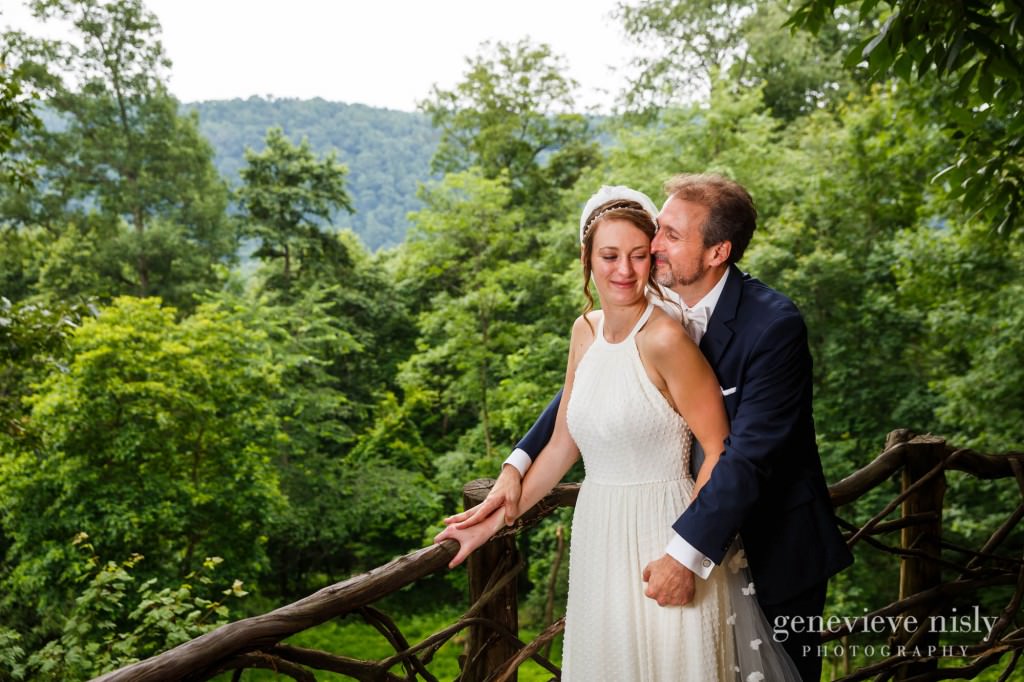 emily-cory-012-grand-barn-mohicans-wedding-photographer-genevieve-nisly-photography