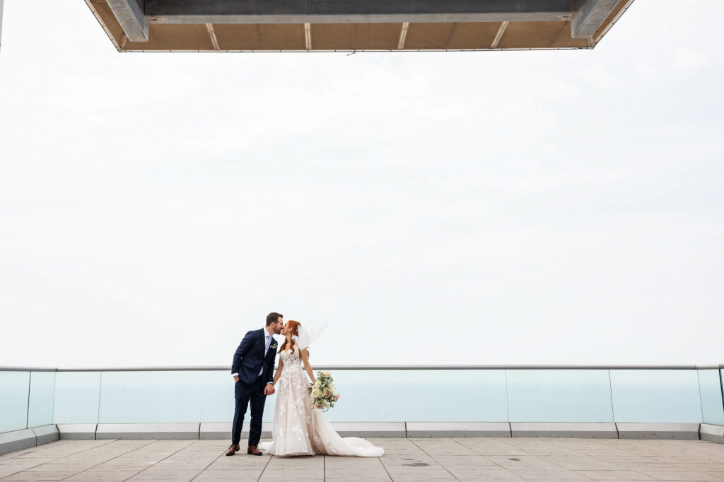  Wedding, Ohio, Cleveland, Lago East Bank